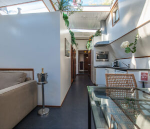 houseboat Saturnus Amsterdam