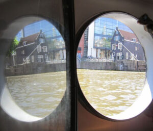 houseboat Saturnus Amsterdam